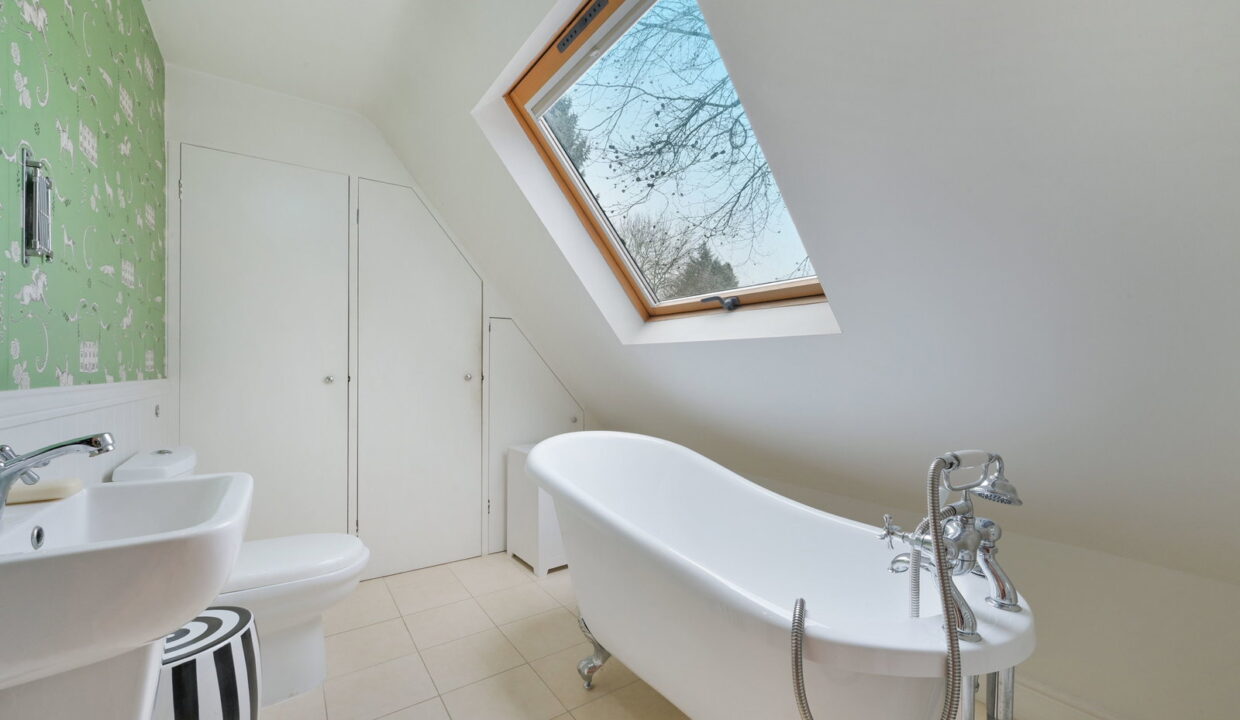 BEECH-NUT-BARN_-IVY-MILL-CLOSE-_20__1773412496569