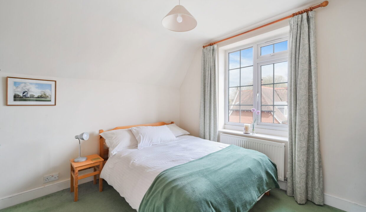 COOPERS-HILL-ROAD_-EAST-LODGE-_11__1775560529240