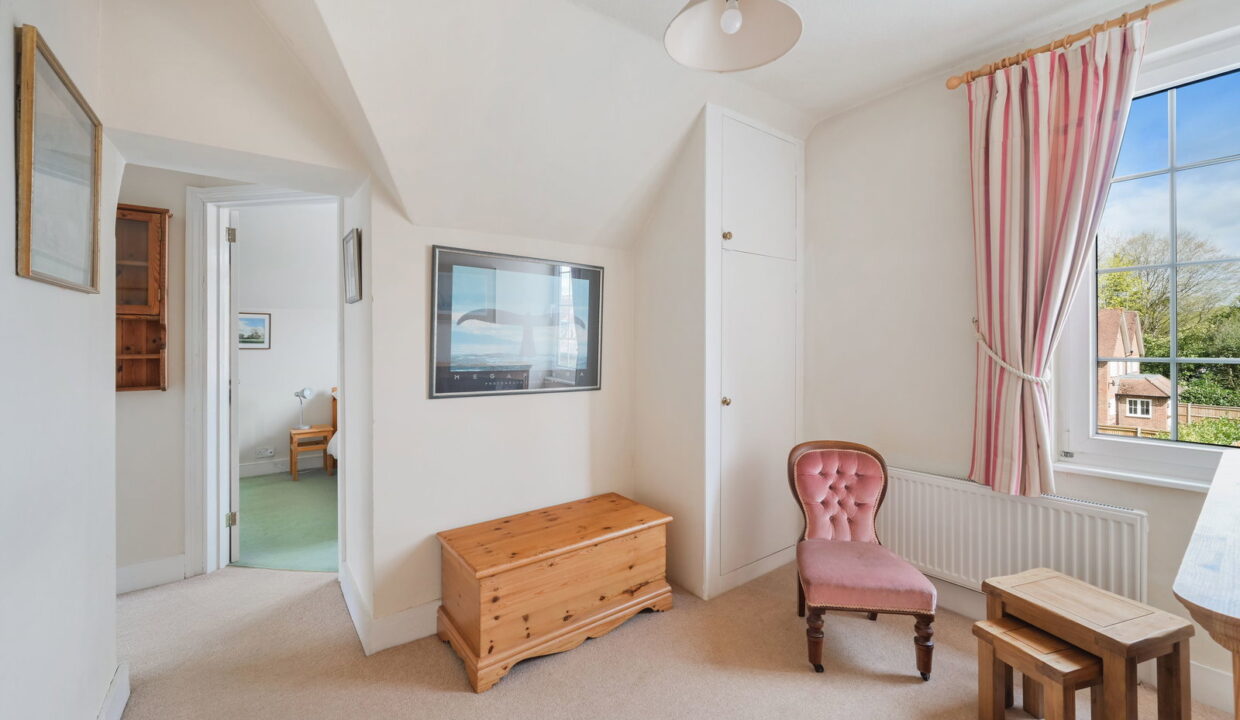 COOPERS-HILL-ROAD_-EAST-LODGE-_12__1775560529241