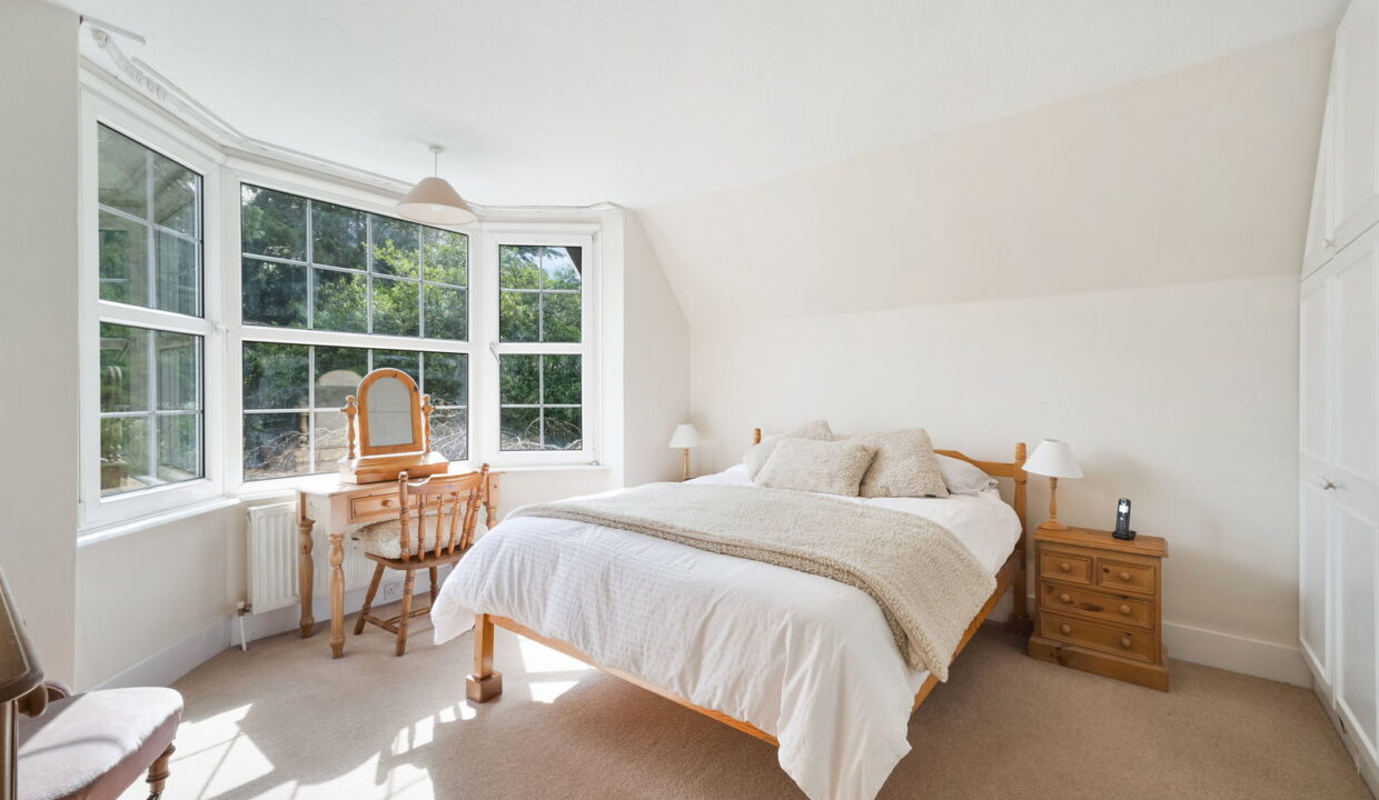 COOPERS-HILL-ROAD_-EAST-LODGE-_14__1775560529244