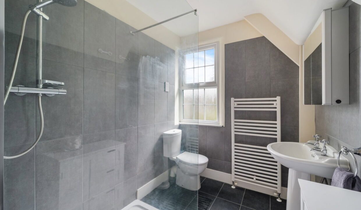 COOPERS-HILL-ROAD_-EAST-LODGE-_16__1775560529245