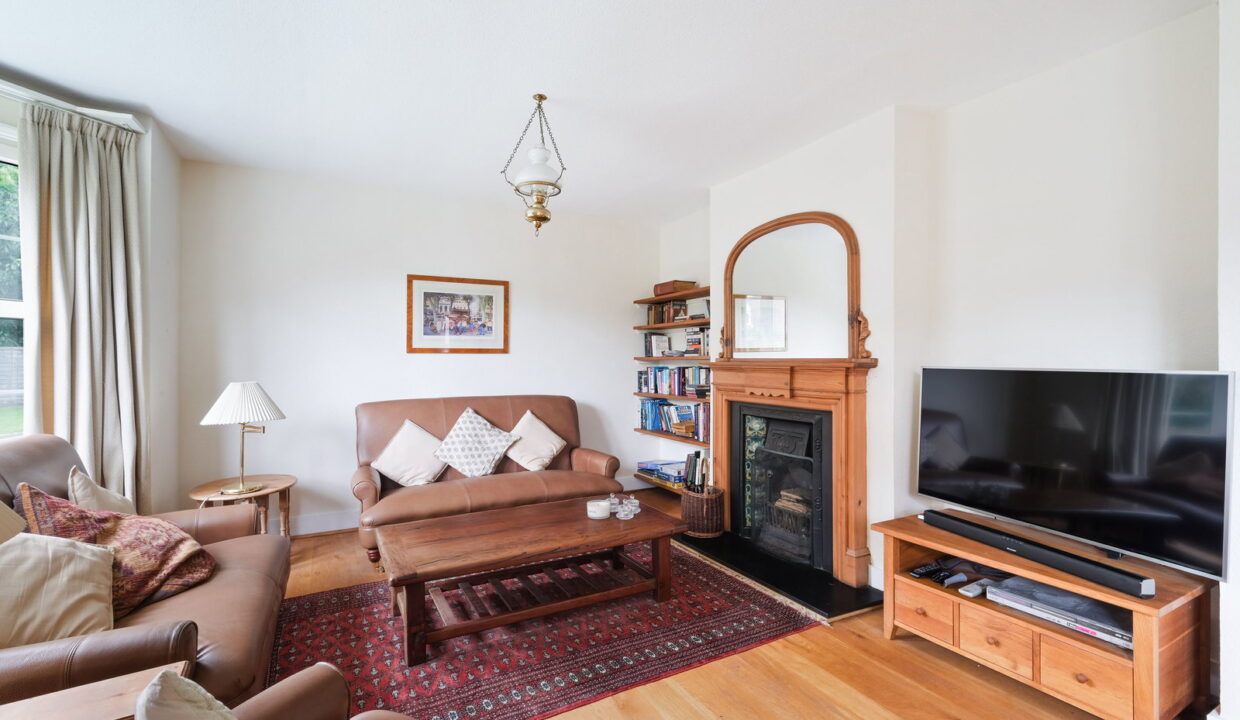 COOPERS-HILL-ROAD_-EAST-LODGE-_19__1775560529248