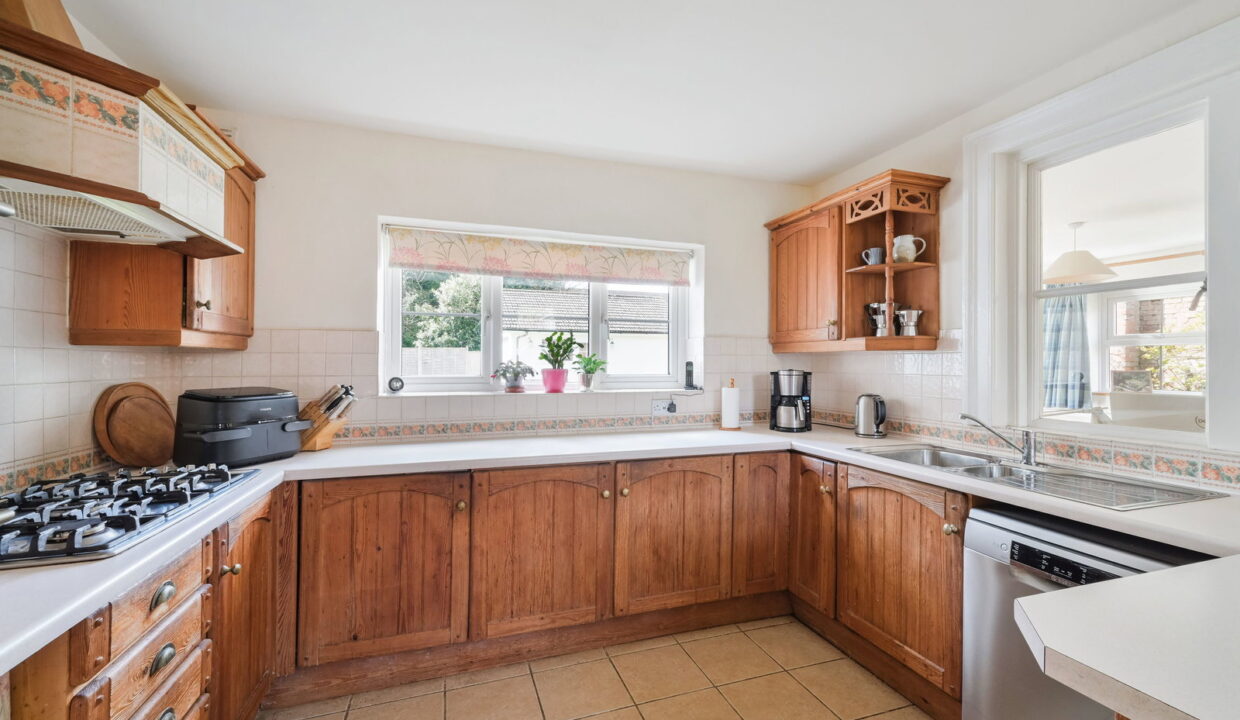 COOPERS-HILL-ROAD_-EAST-LODGE-_22__1775560549667