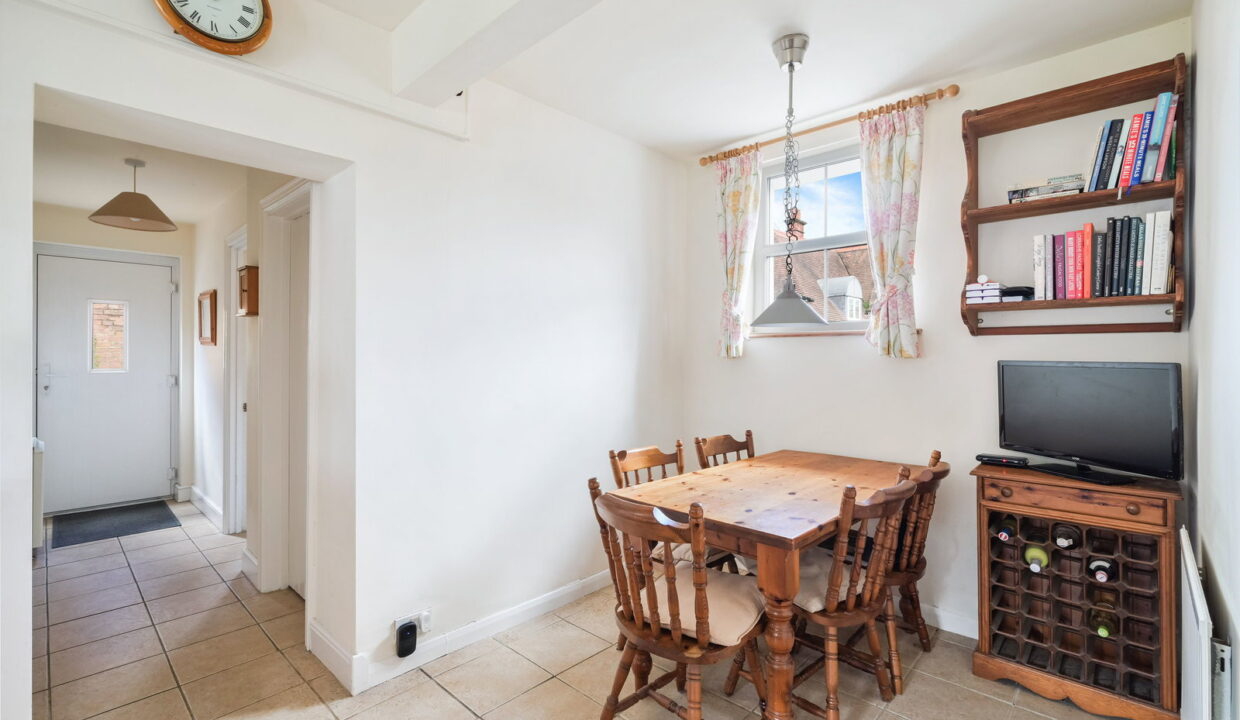 COOPERS-HILL-ROAD_-EAST-LODGE-_24__1775560549669