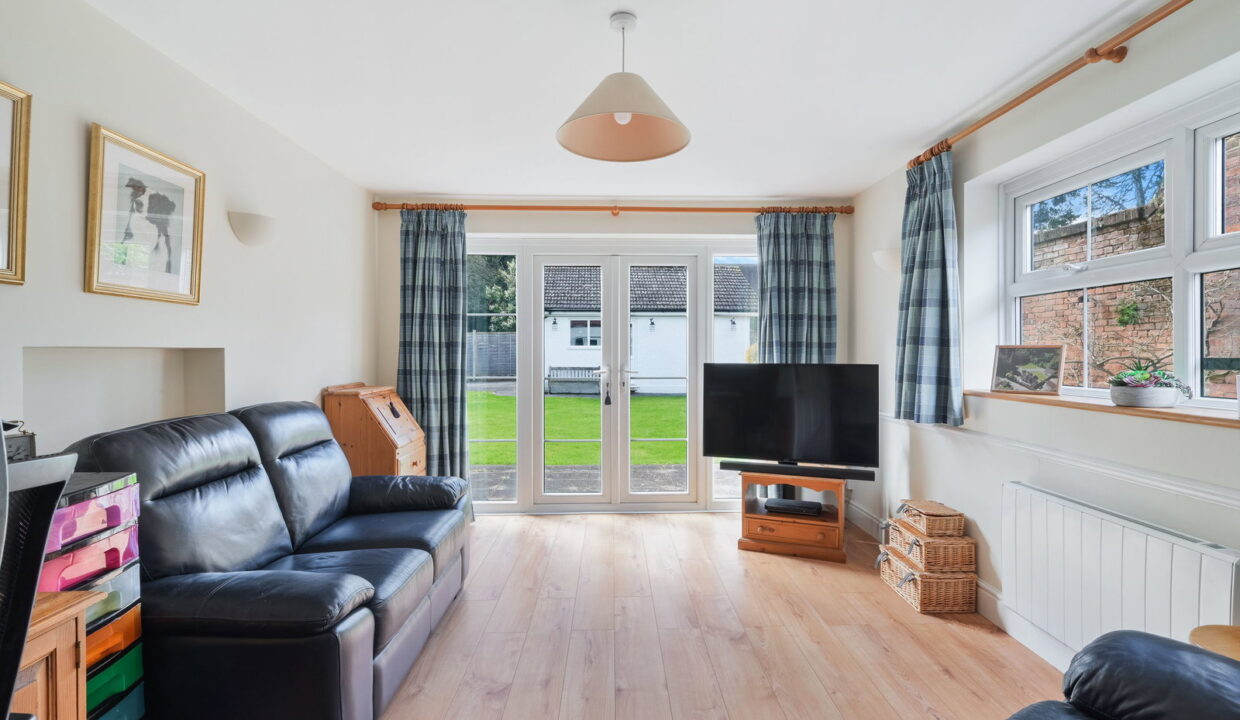 COOPERS-HILL-ROAD_-EAST-LODGE-_25__1775560559730