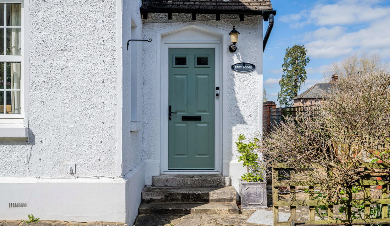 COOPERS-HILL-ROAD_-EAST-LODGE-_5__1775560483310