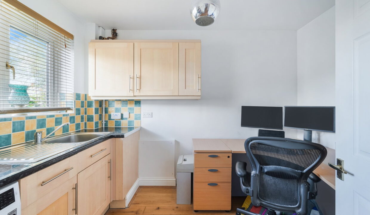 CRESCENT-ROAD_-32-_16__1776182444349