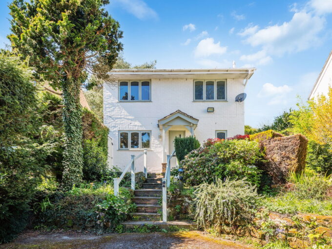 Tandridge Lane, Tandridge, Oxted, RH8 9NN