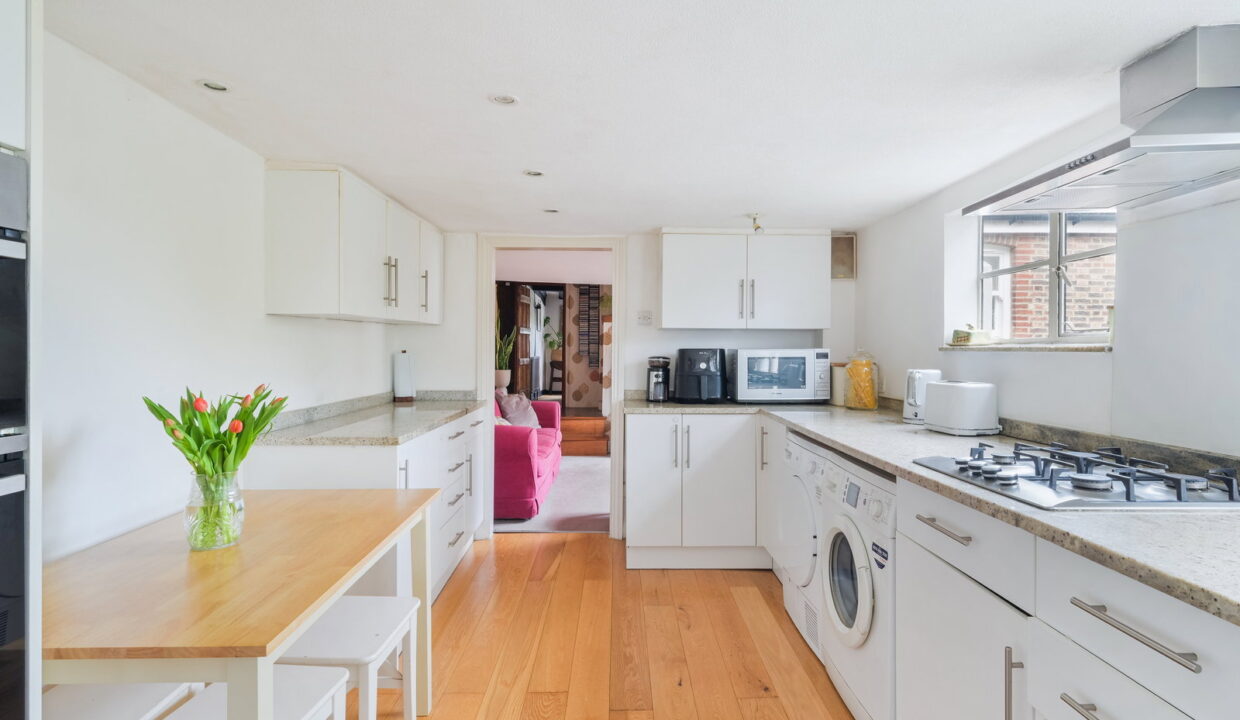 HIGH-STREET_-19-_14__1776430669422