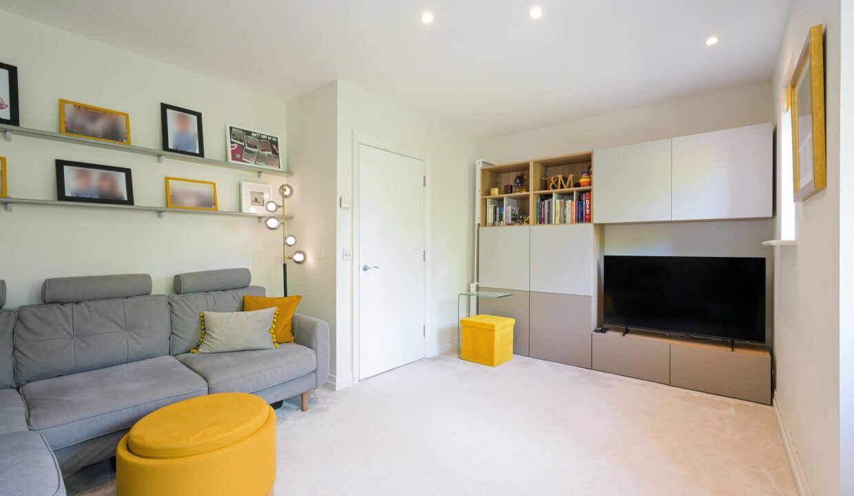 LANKESTER-SQUARE-_-22-_11__1776178993104