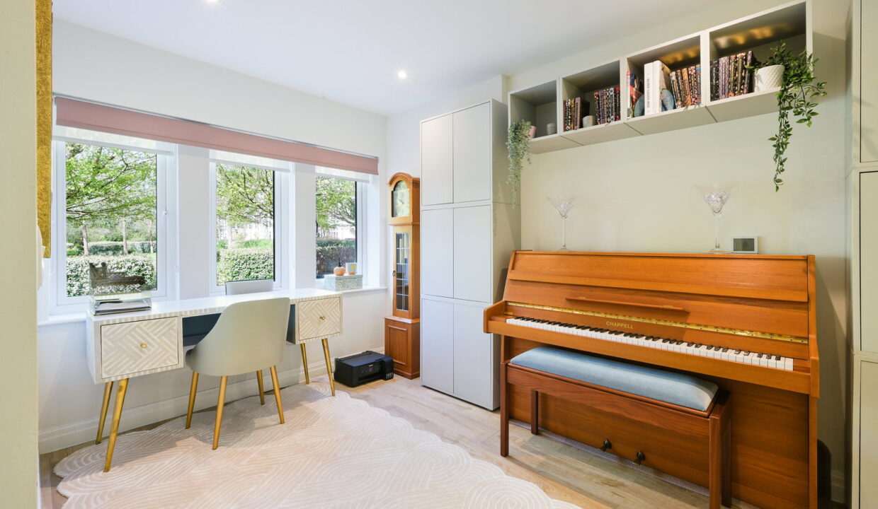 LANKESTER-SQUARE-_-22-_2__1776179041720