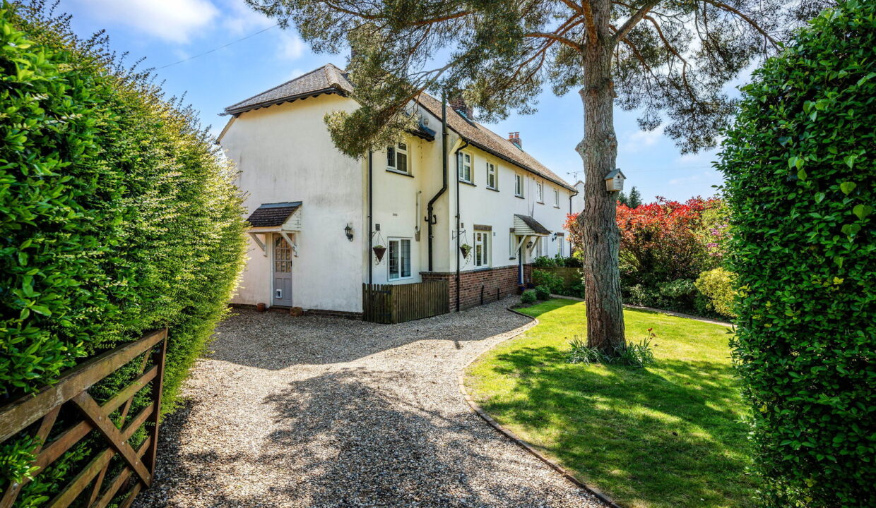 MARJORY-PEASE-COTTAGES_-5-_2__1776954230836