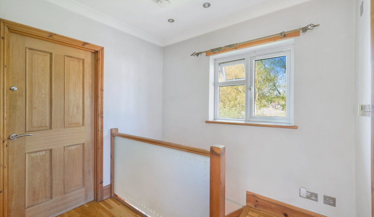 POLLARDS-OAK-CRESCENT_-34-_11__1777029378640