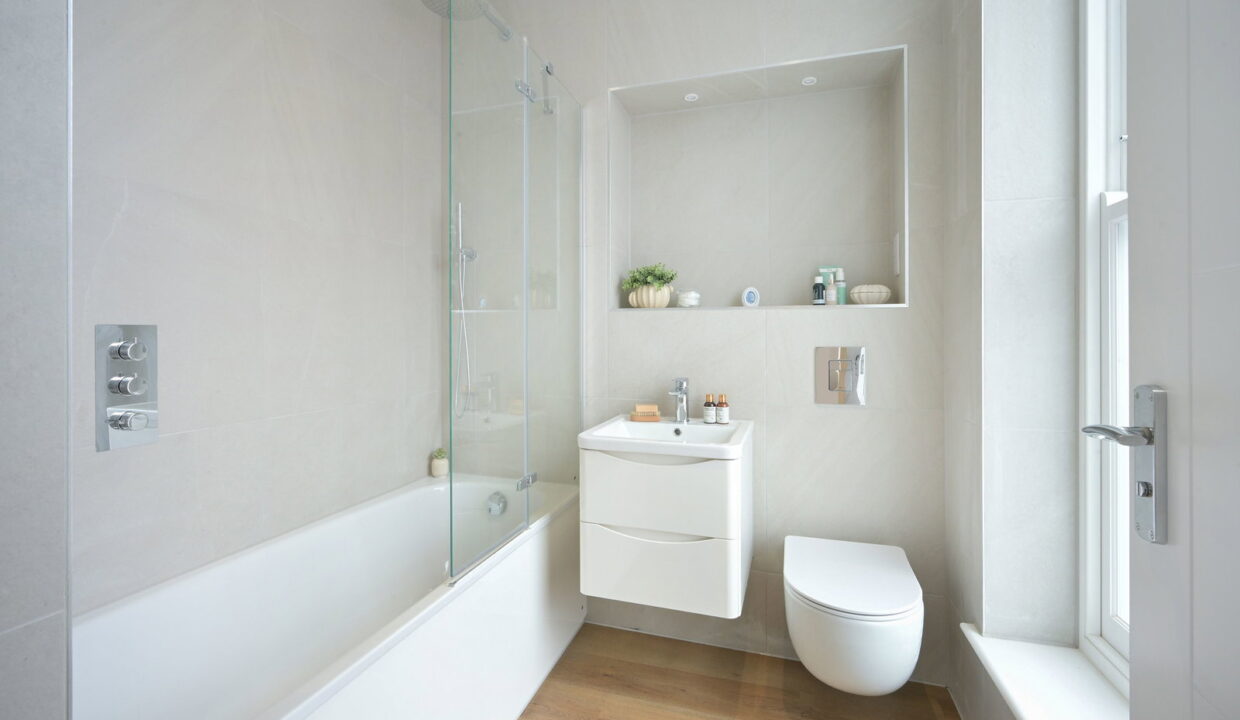 SHOW-FLAT-_3__1776438889568