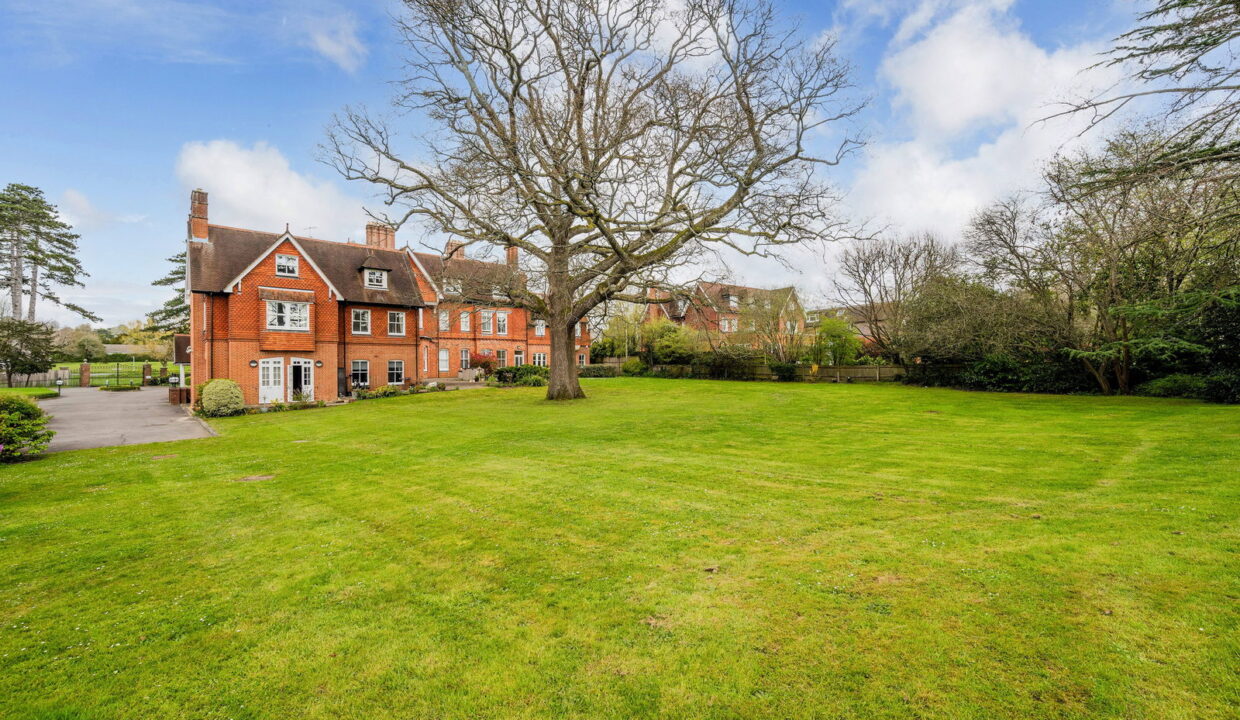 WRAY-COPPICE_-FLAT-4-_12__1775579361721