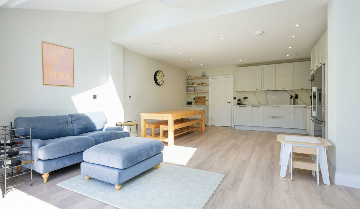 BLUEHOUSE-LANE_-85B-_21__1779894057979