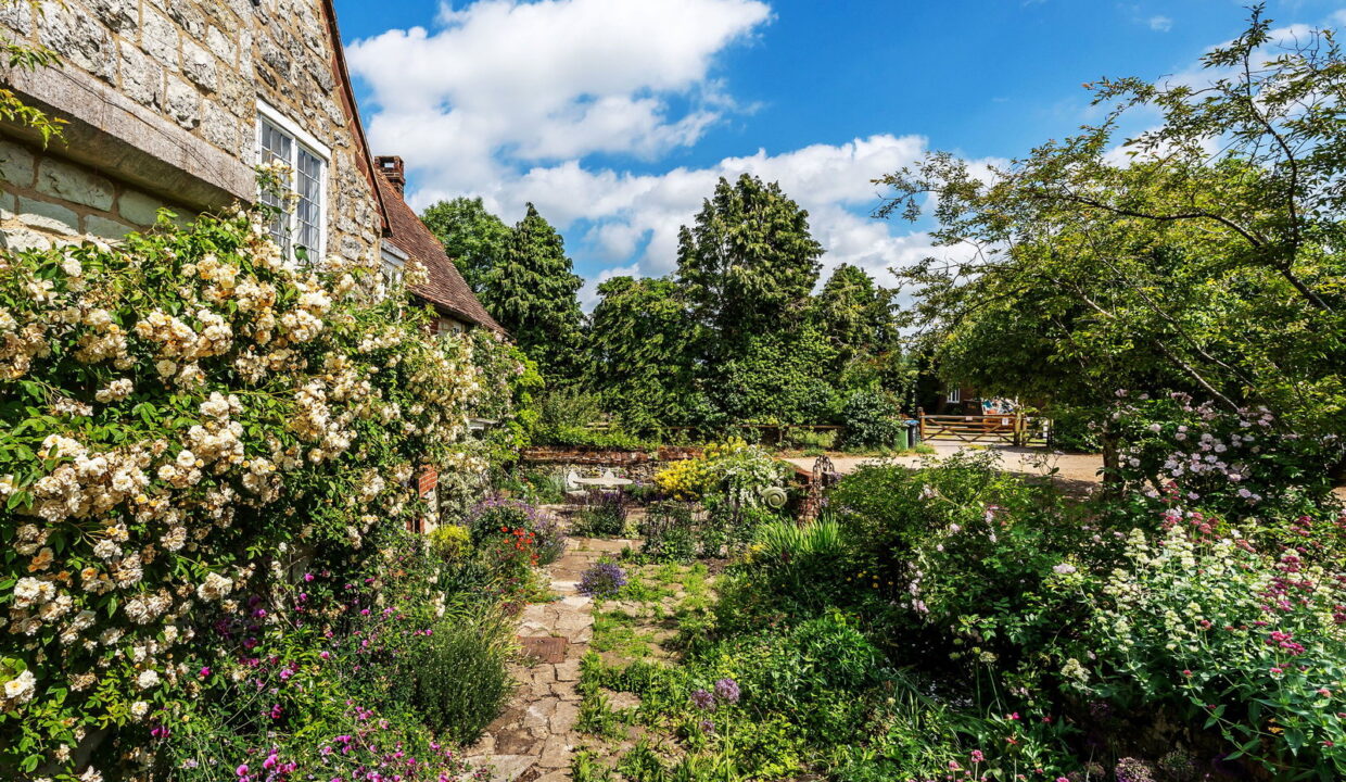Tollsworth-Manor-17_1773917666268