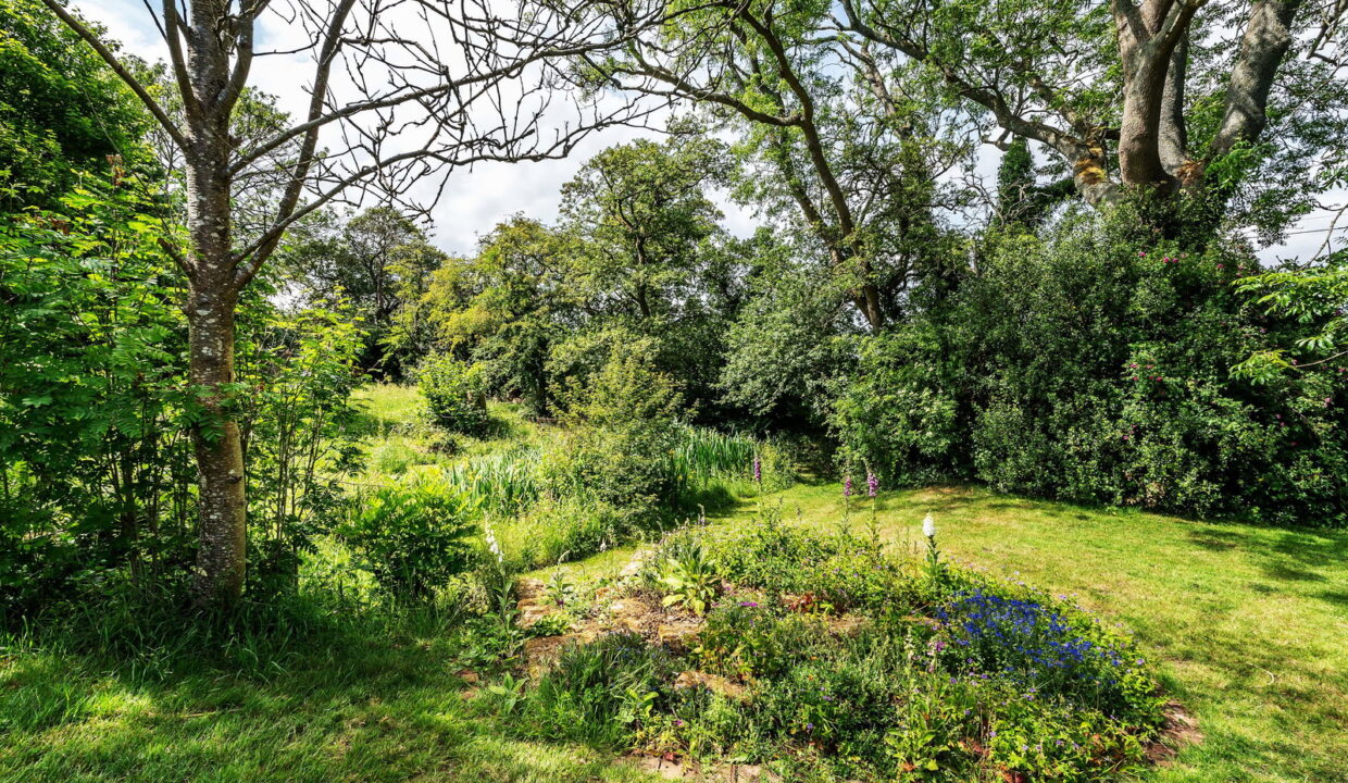 Tollsworth-Manor-25_1773917666278