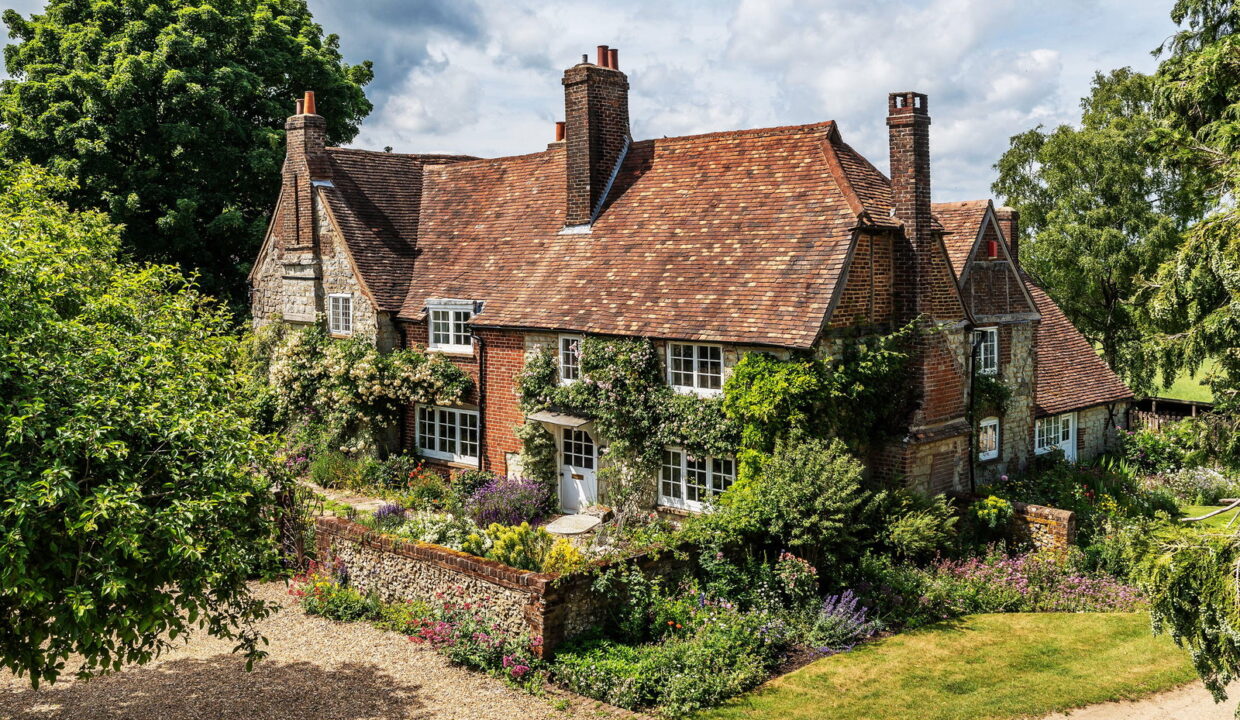 Tollsworth-Manor-28_1773917666282