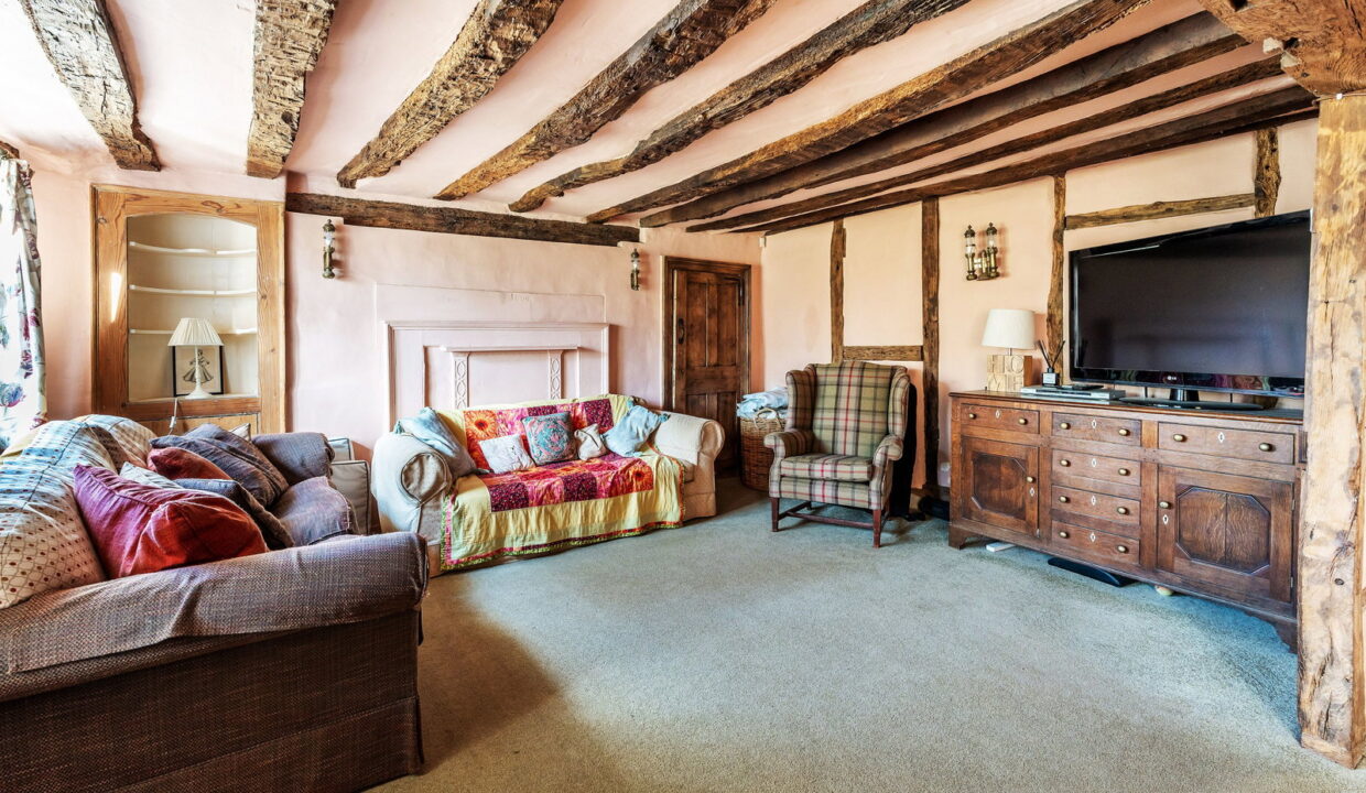 Tollsworth-Manor-32_1773917808192