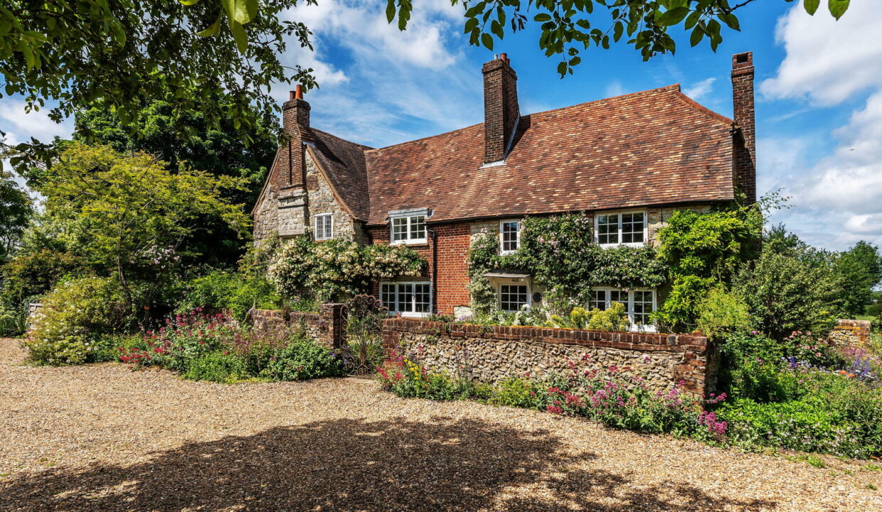 Tollsworth-Manor-8_1773917610360