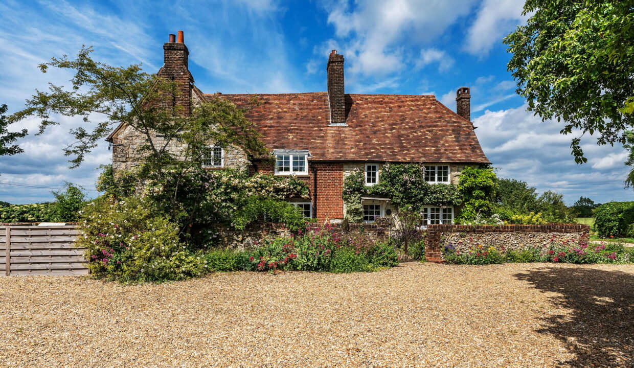 Tollsworth-Manor-9_1773917610361