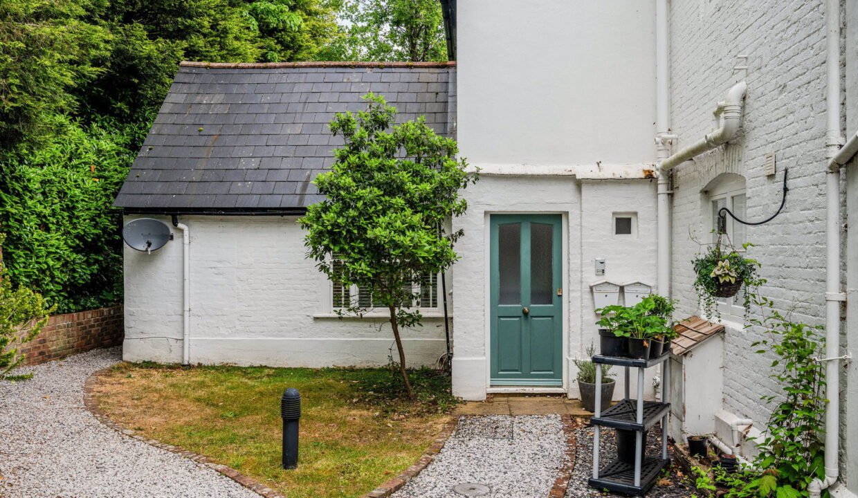 WARWICK-LODGE_-FLAT-3-_12__1778844910400
