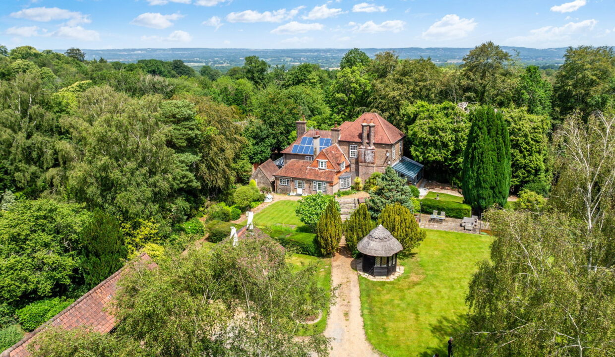 ALAANDA-MANOR-DRONE-_4__1782308727045