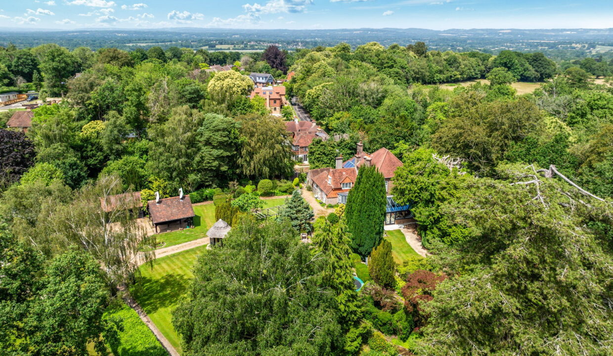 ALAANDA-MANOR-DRONE-_6__1782308727047