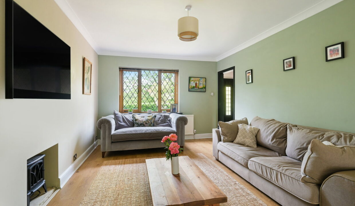 AMBER-COTTAGE-_19__1778510309516