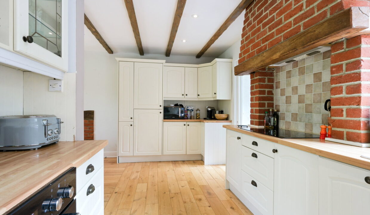 AMBER-COTTAGE-_24__1778510328954