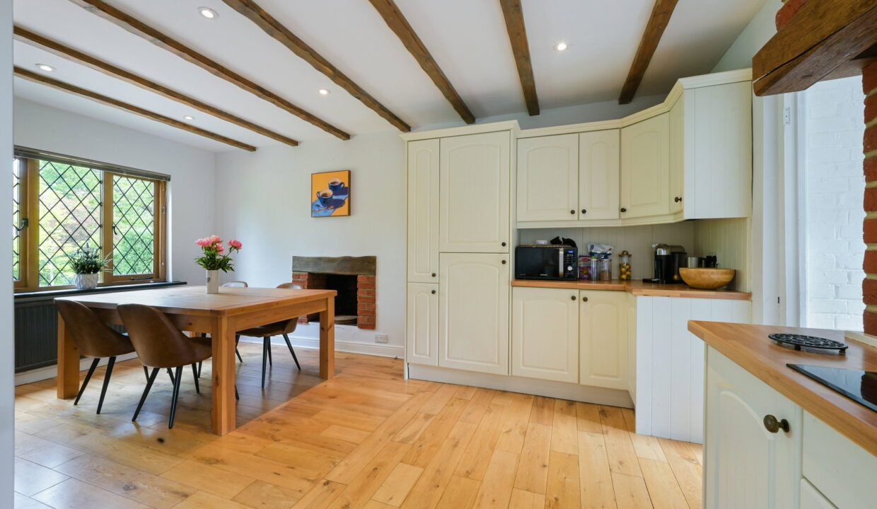 AMBER-COTTAGE-_25__1778510320081