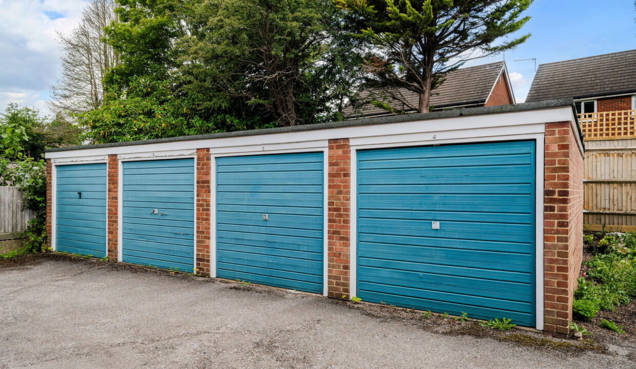 CHALFONT_-FLAT-4_-GODSTONE-ROAD-_3__1781181450507