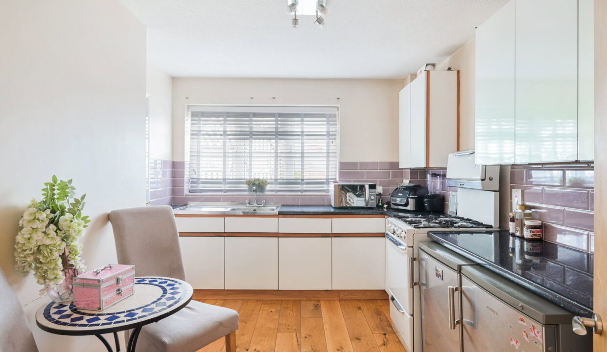 CHALFONT_-FLAT-4_-GODSTONE-ROAD-_5__1781181430233