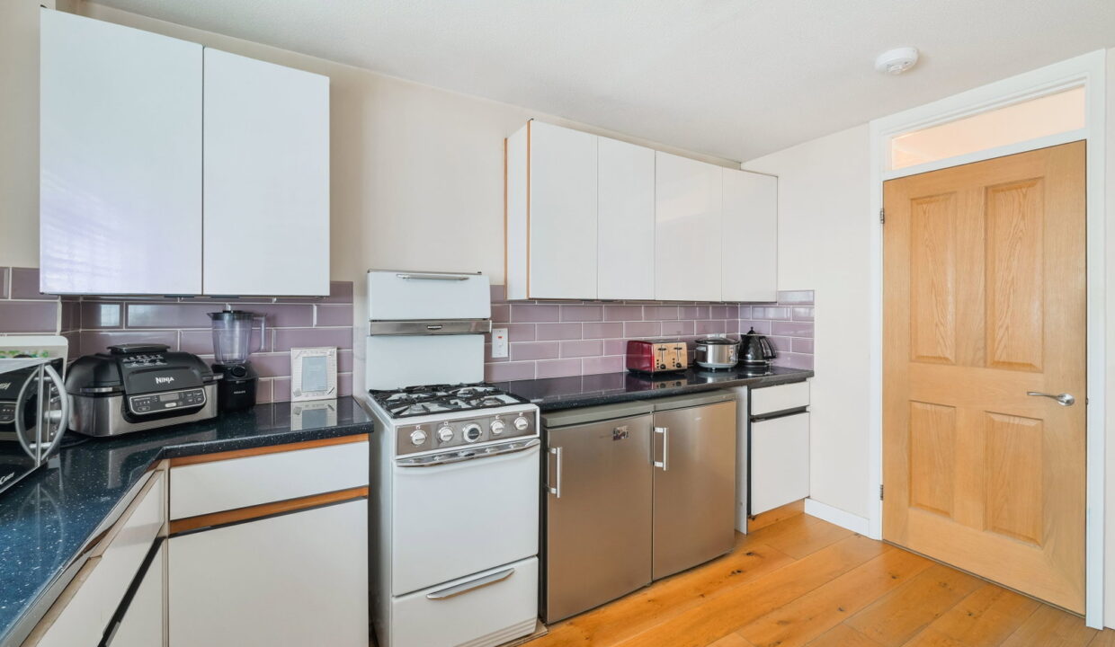 CHALFONT_-FLAT-4_-GODSTONE-ROAD-_6__1781181430235