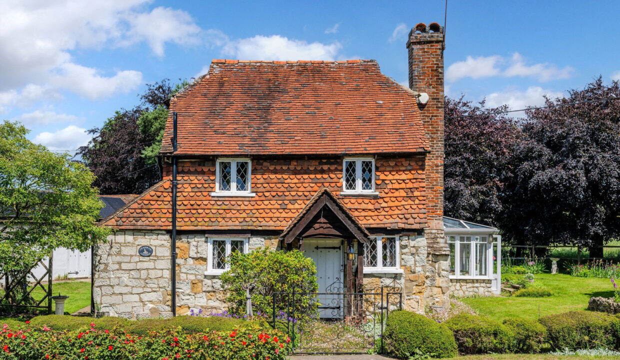 CHARMAN-COTTAGE_-NUTFIELD-MARSH-ROAD-_3__1781532677370