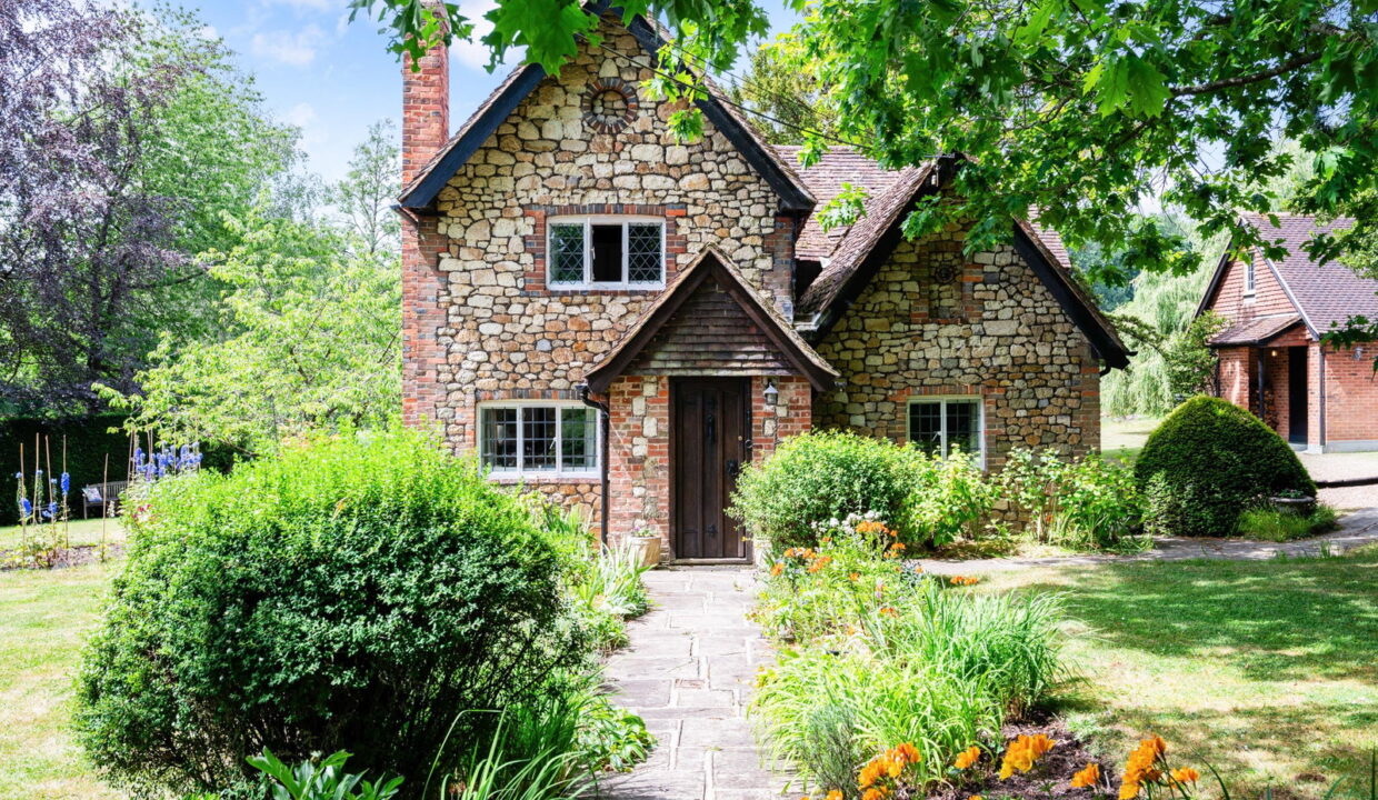 MULBERRY-COTTAGE-_35__1780411638389
