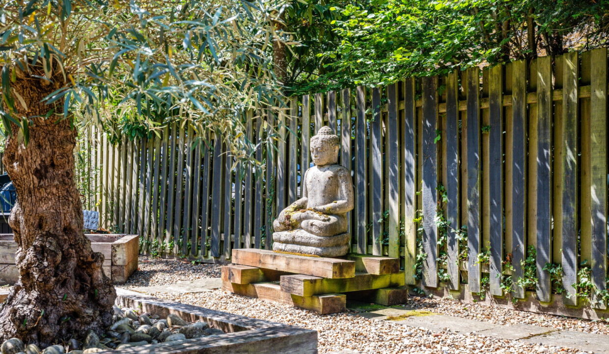 27_-Budha-instead-of-pebble-garden-No.-24_1783456120888