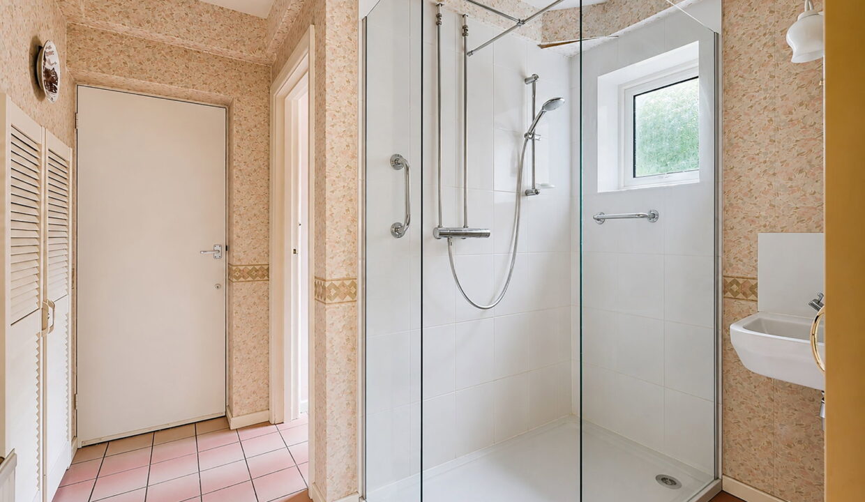 BLUEHOUSSE-LANE-_15__1783680297338