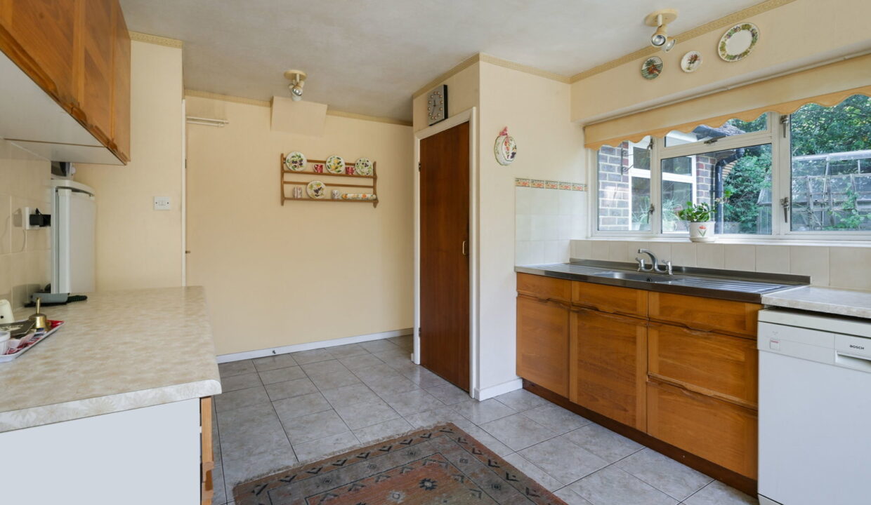 BLUEHOUSSE-LANE-_19__1783680324065