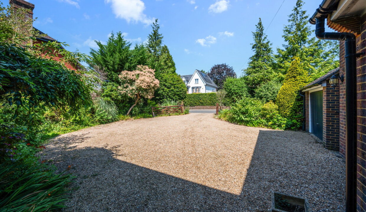 BLUEHOUSSE-LANE-_22__1783680360045