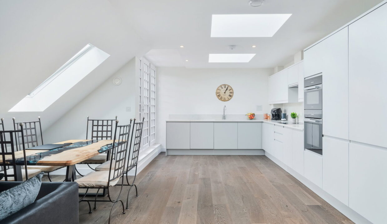 21-GRESHAM-COURT_-FLAT-11-_11__1787913191526