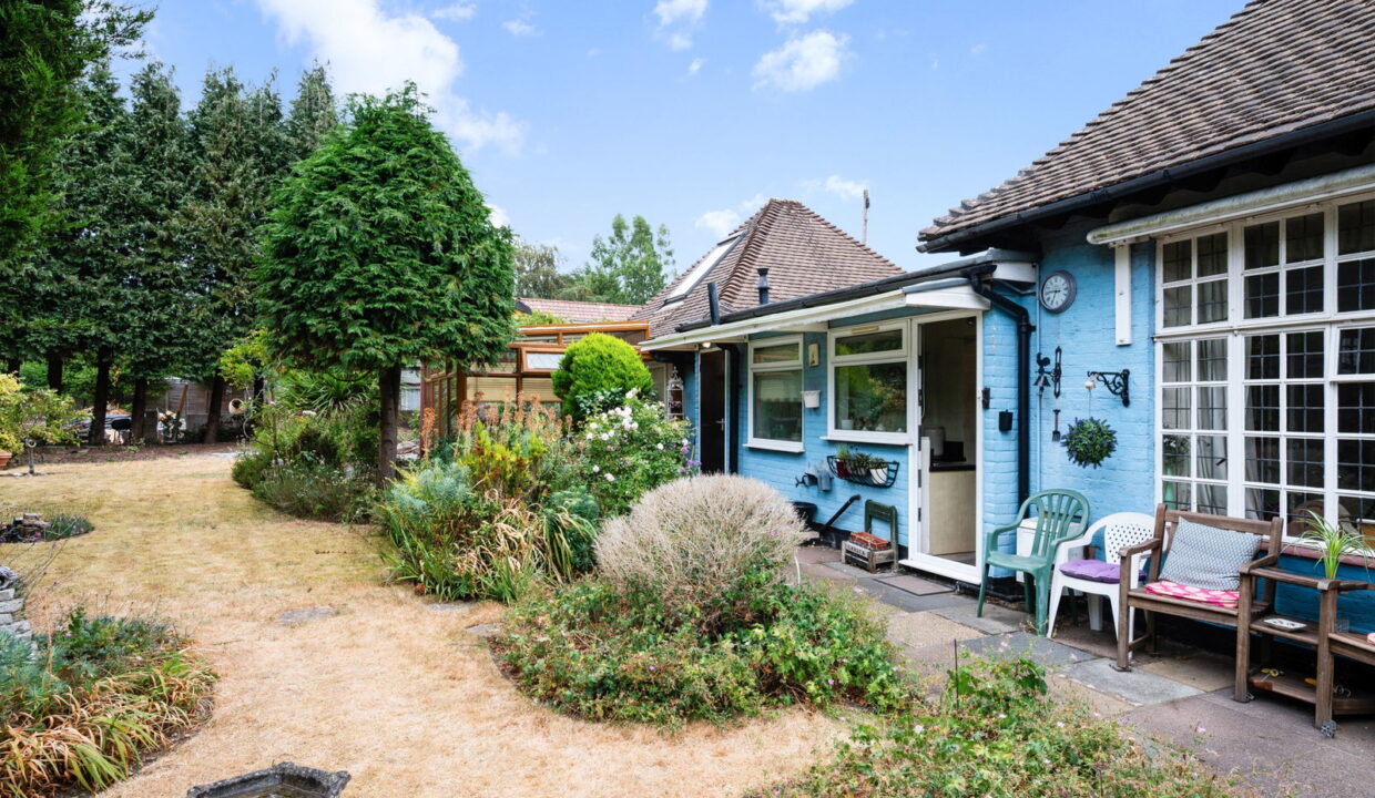 BLUEHOUSE-LANE_-3-_18__1784718493402