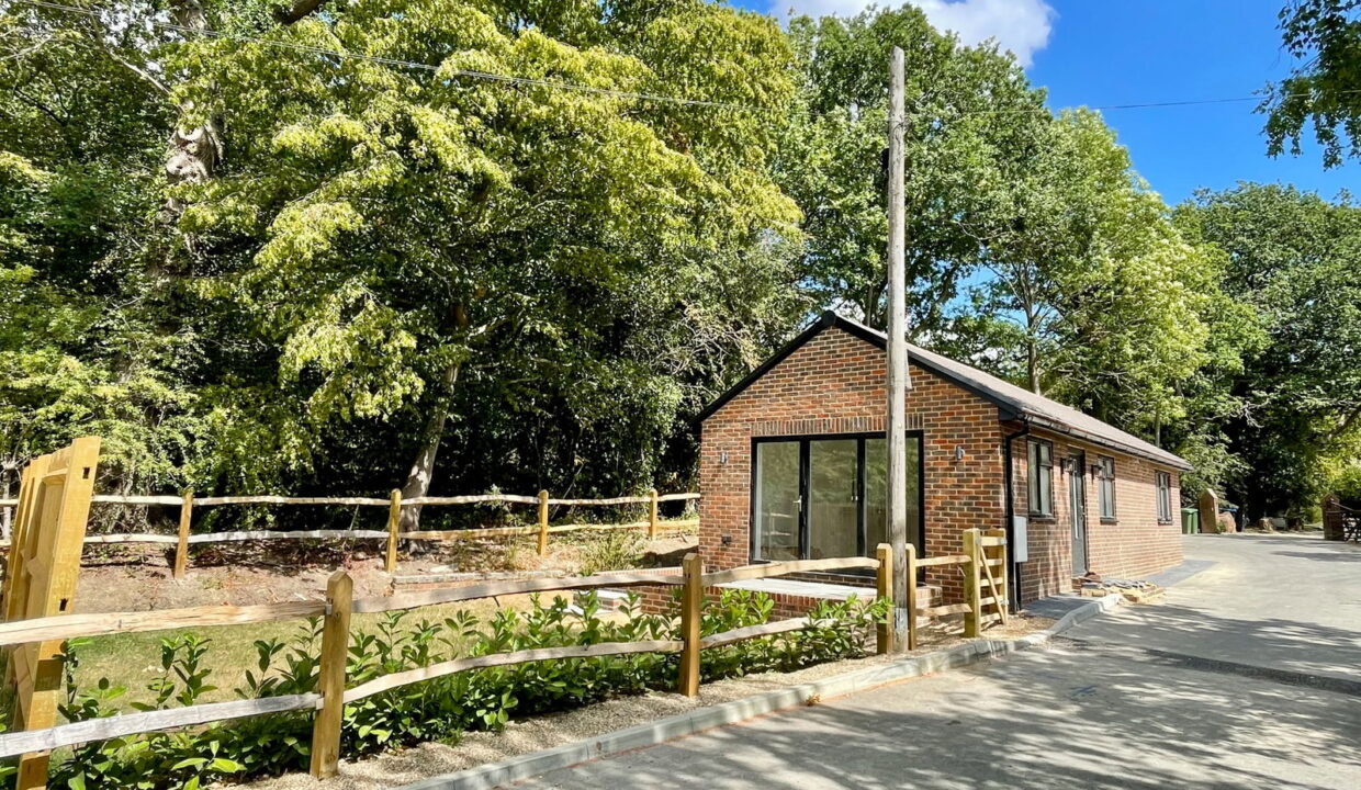 Brook-Cottage_1785939374972