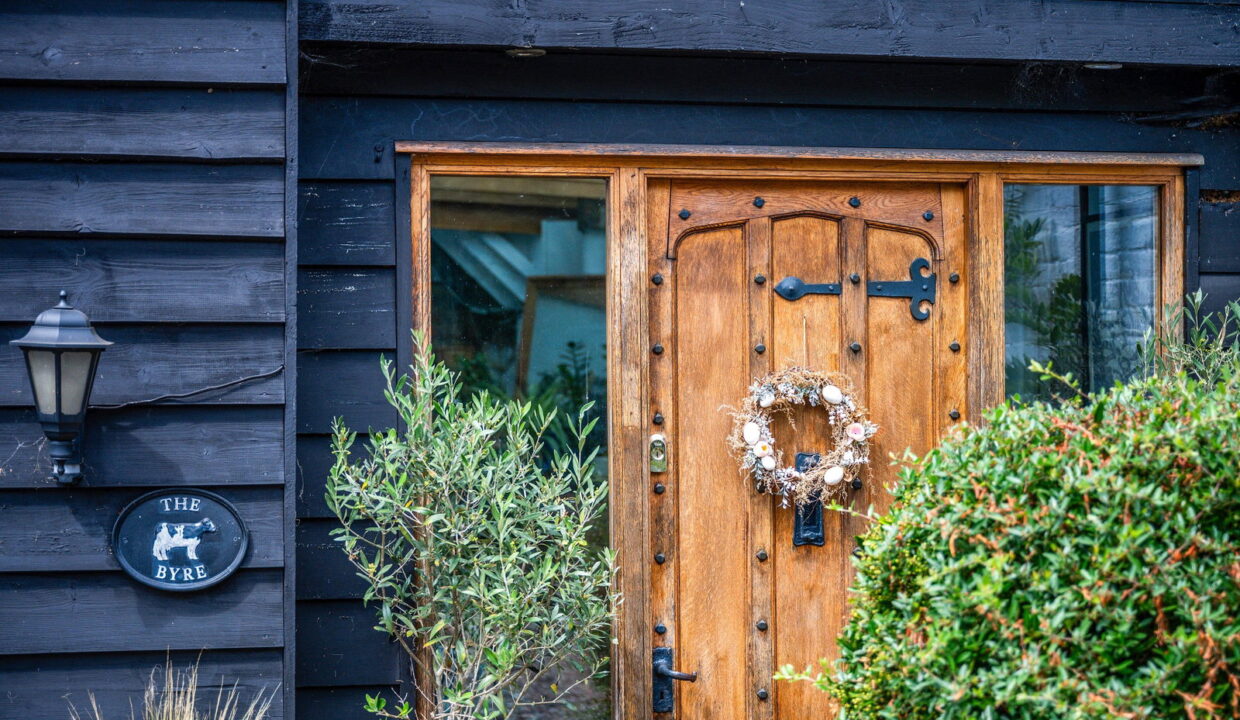 THE-BYRE-_16__1785581927940