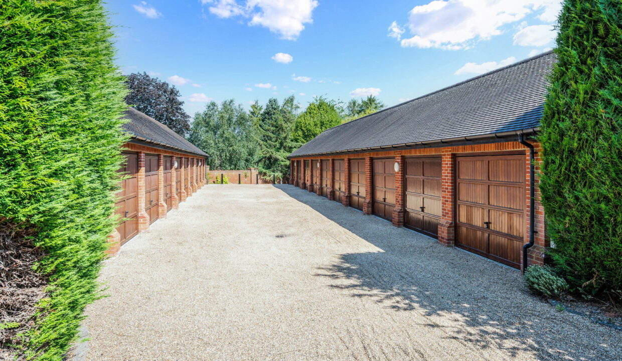 BONALY-HOUSE_-4-_13__1783679647292