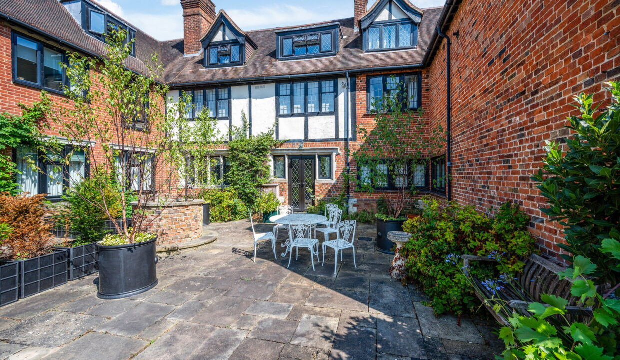 BONALY-HOUSE_-4-_16__1783679664636