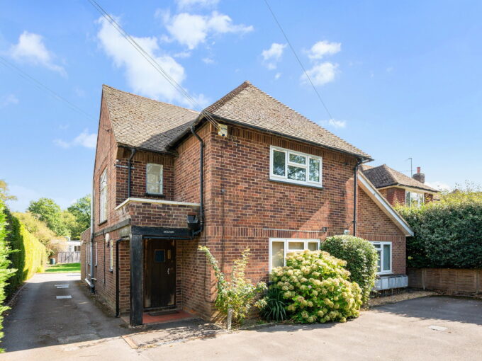 Station Road, Edenbridge, TN8 5NB