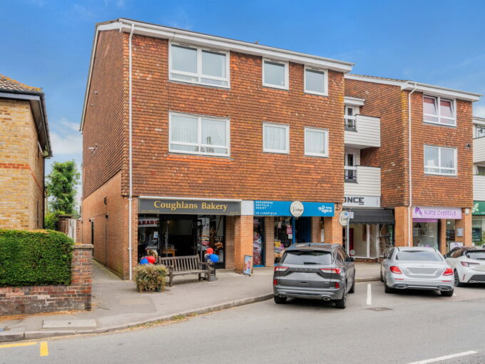 High Street, Lingfield, RH7 6AA