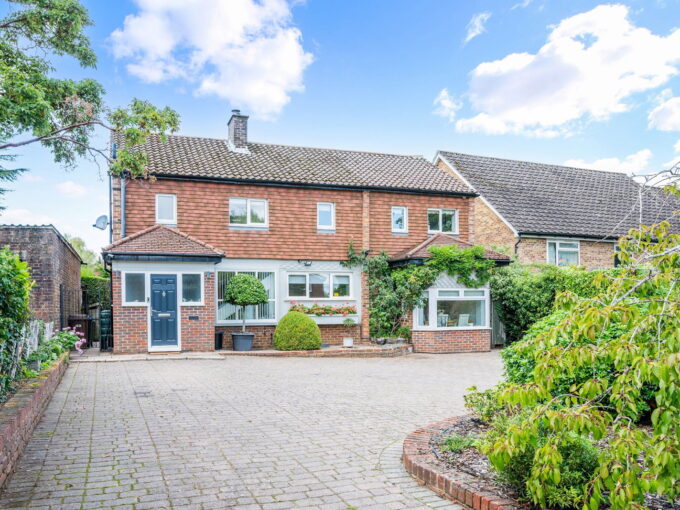 Ivy Mill Lane, Godstone, RH9 8NH